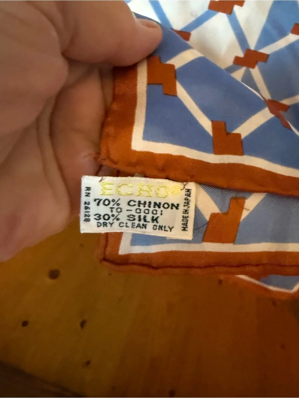 VTG Echo Japan Silk Chinon Square Scarf Blue White Geometric -scarf
